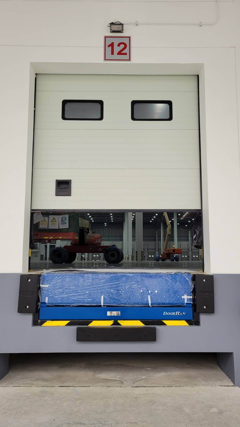 ระบบขนถ่ายและลำเลียงสินค้า